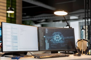 Boş başlangıç çalışma alanında bilgisayar monitöründe çalışan gelişmiş yapay zeka algoritmaları. Makine öğrenme modellerini PC ekranlarına yerleştirmek için kullanılan yapay zeka kodlama platformu