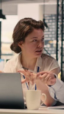 Vertical Video Work ekibi, iş istihbaratı, tahmin raporları, çok uluslu şirket, şirket profesyonelleri, strateji ve uyum, organizasyonel kalkınma, organizasyonel gündem.