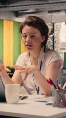 Vertical Video Work ekibi, iş istihbaratı, tahmin raporları, çok uluslu şirket, şirket profesyonelleri, strateji ve uyum, organizasyonel kalkınma, organizasyonel gündem.