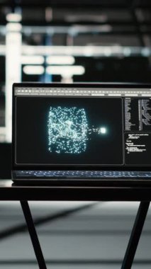 Sunucu yükünü optimize etmek için nöral ağlar kullanarak veri merkezi laptopunda yapay zekanın dikey videosunu kapat. Sunucu çiftliğindeki dizüstü bilgisayarda verimliliği arttırmak için kullanılan yapay zeka teknolojisi