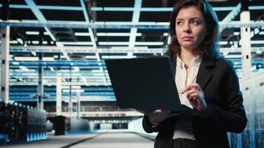 Dijital ikiz taraması, dizüstü bilgisayar ve veri merkezinde sunucu yükü dengelemeyi optimize eden bir yönetici oluşturuluyor. Sistem parametreleri, artırılmış gerçeklik görselleştirme ve sunucu çiftliği bilişim uzmanı kamera A