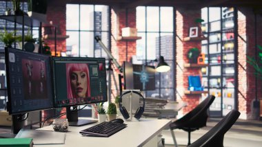 Grafik tasarımcılar ve fotoğrafçılar için düzenli yaratıcı çalışma alanı, dijital kurgu araçları ile ikili monitör düzeneği. İçerik oluşturma için fotoğraf düzenleyici ve AI sohbet botu.