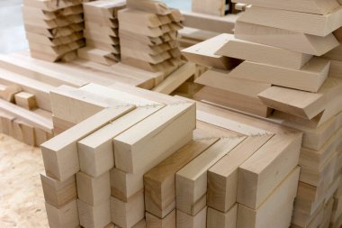 Marangoz mobilyalarının ahşap blokları.