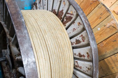 Endüstriyel metal bobinlerde izolasyon transformatörleri