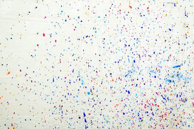 Duvara bir damla boya.