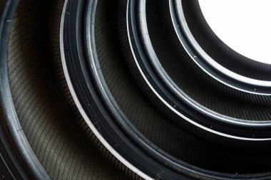 Lastik lastik lastik izi.