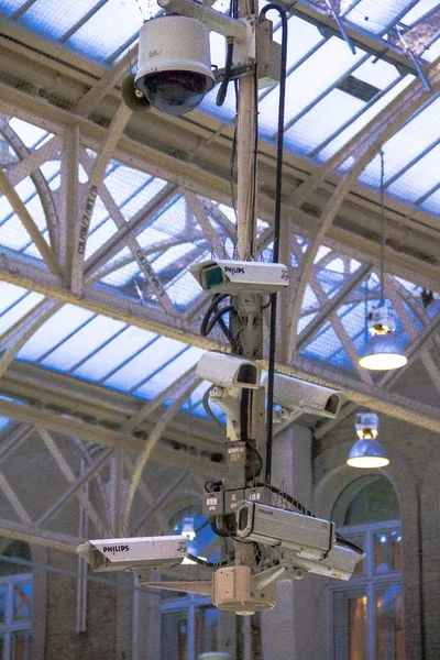 Security Cameras w: Charing Cross Railway Station — Zdjęcie stockowe