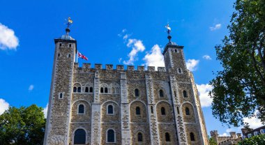 Tarihi The White Tower Londra Kulesi, tarihi kale merkezi Londra'da Thames nehrinin kuzey kıyısında