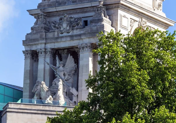 Trinity House, antiguo edificio de la Autoridad Portuaria en la ciudad de Londres, Inglaterra — Foto de Stock