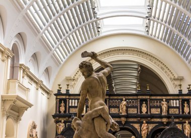 Victoria ve Albert Müzesi salonları iç biri. V ve A Müzesi dünyanın en büyük Müzesi Dekoratif Sanatlar ve tasarım olduğunu.