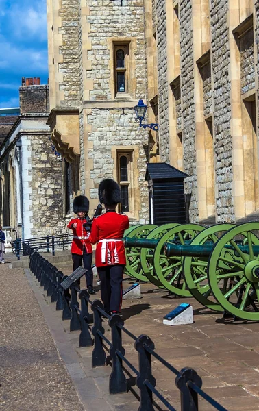 Penjaga di Castle Tower of London, Inggris . — Stok Foto