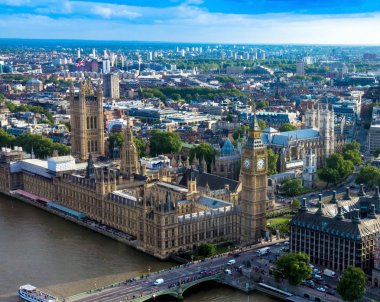 Parlamento, Big Ben ve Westminster Abbey evleriyle havadan görünümü Londra. İngiltere