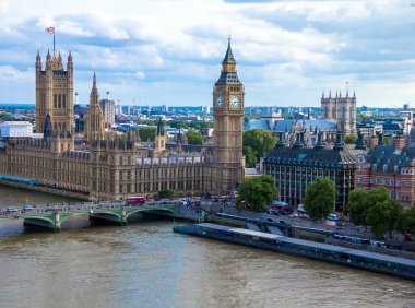 Cityscape Parlamentosu, Big Ben ve Westminster Abbey evleriyle. Londra
