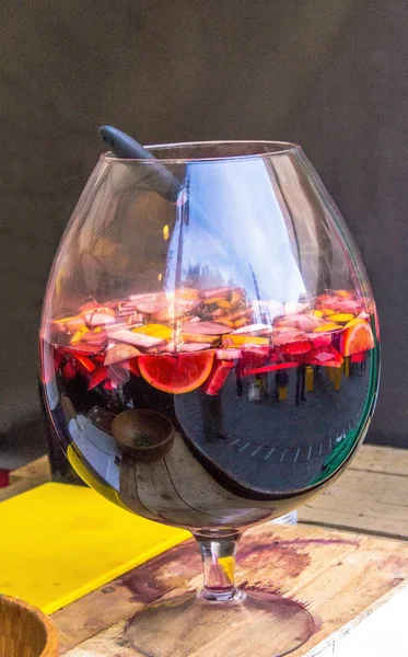 Mulled wine in the bowl — Stock Photo, Image
