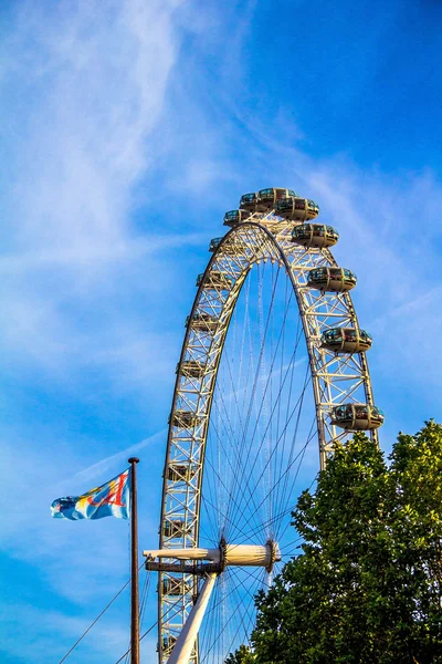London Eye é uma roda gigante gigante Ferris — Fotografia de Stock