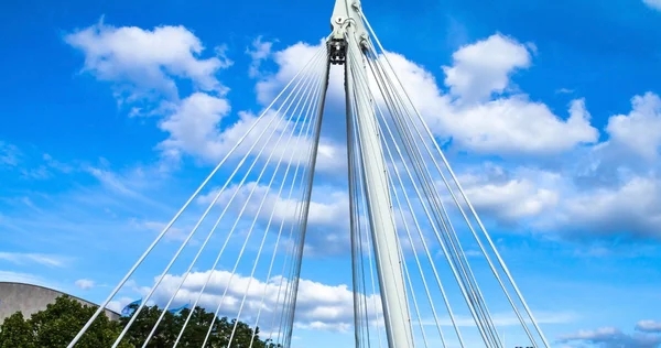 Haugerford bro över Themsen i sena eftermiddagen ljus. Detalj — Stockfoto