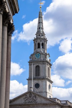 Kilise Trafalgar Meydanı ve National Gallery yakınındaki St Martin's alan içinde Londra. Londra