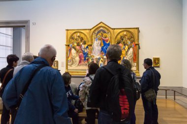 Londra National Gallery London koridorlarında birinde tanımlanamayan ziyaretçi