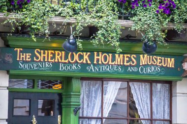 Sherlock Holmes evi ve Müzesi 221b Baker Sokağı'nın cephe. 