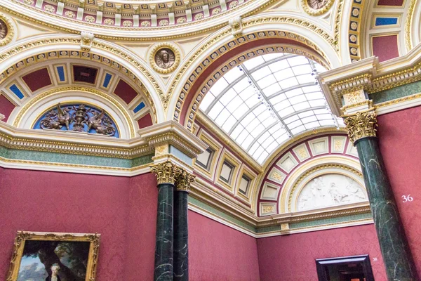 At one of the halls of the London National Gallery — Stock Photo, Image