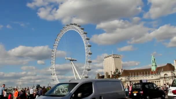 Merlin Entertainments London Eye. Atracción turística popular — Vídeos de Stock