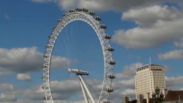 Merlin Entertainments London Eye. Popüler turistik — Stok video