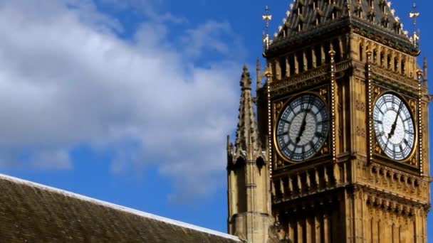 在威斯敏斯特大教堂，伦敦的大本钟 — 图库视频影像