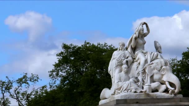 Скульптурна композиція Азії, Лондон — стокове відео