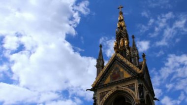 Albert Memorial tepesinde. Londra