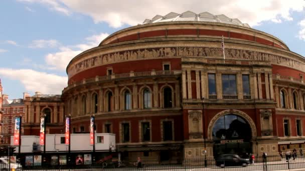 Royal Albert Hall, Londýn, Anglie, Spojené království, v pozdní odpoledne letního — Stock video