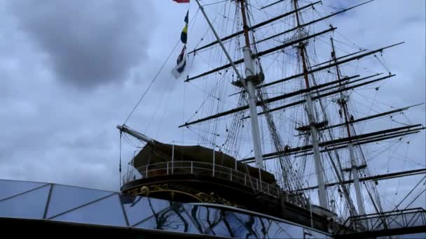 Cutty Sark, um cortador de chá, atracado em Greenwich. Londres. Reino Unido — Vídeo de Stock