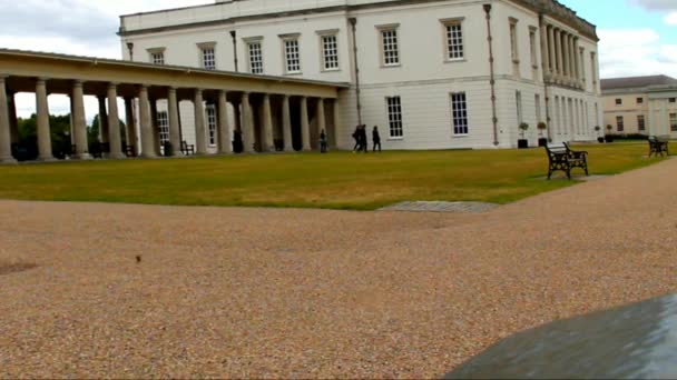 Turisté u Queen's House z Greenwich — Stock video