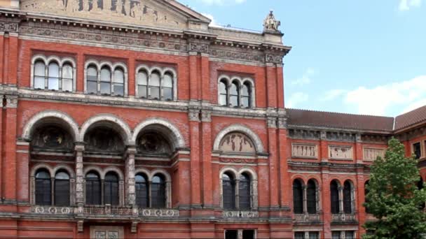 Victoria a Albert muzeum (1852). Londýn, Velká Británie. — Stock video