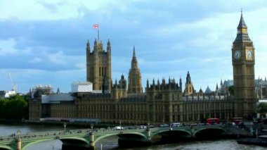 Cityscape og Londra yaz bulutlu akşam