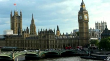 Cityscape og Londra yaz bulutlu akşam
