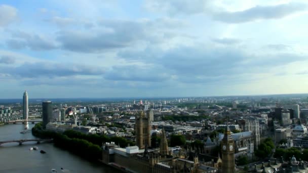 Stadsbild från London Eye med kamrarna i parlamentet. London. Tidsinställd — Stockvideo