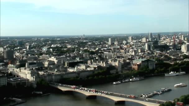 Londýnský pohled Cityscape přes řeku Temži — Stock video