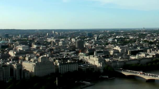 Londýnský pohled Cityscape přes řeku Temži — Stock video