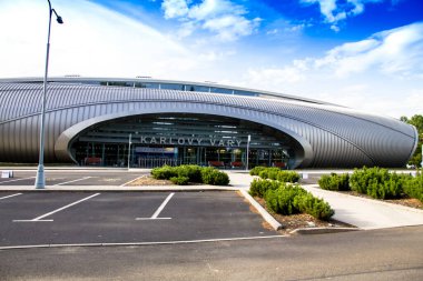 Karlovy Vary, Çek Cumhuriyeti - 30 Temmuz 2017: Yeni modern Karlovy Vary havaalanı