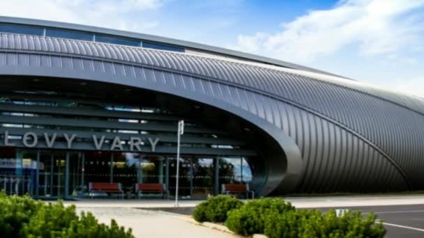 Karlovy Vary Repubblica Ceca Luglio 2017 Nuovo Edificio Moderno Dell — Video Stock