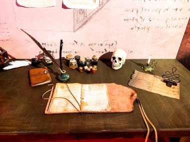 Tel Aviv, İsrail - 6 Mart 2019: Leonardo da Vinci 'nin Leonardo da Vinci sergisi - 500 yıllık. İlk girişimci..