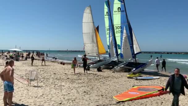 Tel Aviv Israël Maart 2019 Middellandse Zee Catamarans Het Strand — Stockvideo