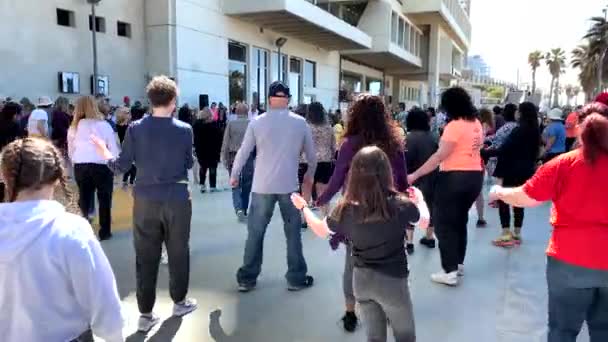 Tel Aviv Israel March 2019 Israelis Dance Hilton Beach Every — Stock Video