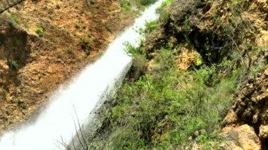 Tanur veya Oven Waterfall (21 metre), İsrail 'in Upper Galilee kentindeki Ayoun Doğa Rezervi' nde. 4K