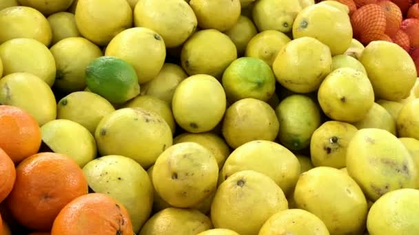 Citrons Sur Rack Dans Supermarché Moderne — Video