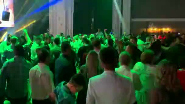 Rehovot Israel 2019年4月18日 在派对上跳舞的人 婚礼上的娱乐节目在聚会上跳舞的人的轮廓 — 图库视频影像