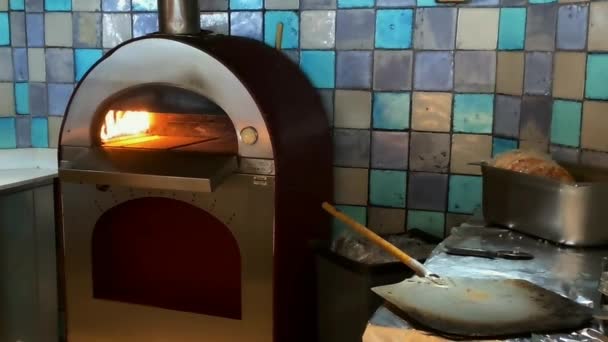 Βίντεο Από Μεταλλικό Φούρνο Πίτσας Φωτιά — Αρχείο Βίντεο