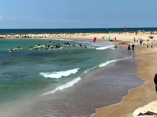 Tel Aviv Izrael Května 2021 Skupina Školáků Učí Základy Surfování — Stock video