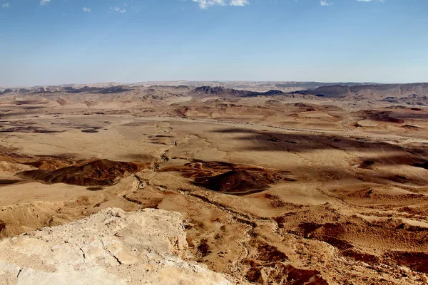 Clouds over Makhtesh Ramon Crater — Stock Photo, Image