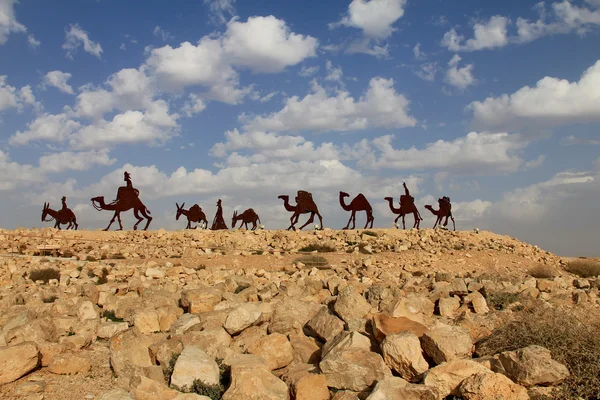 Caravana de camelos no deserto de Negev, Parque Nacional En Avdat — Fotografia de Stock